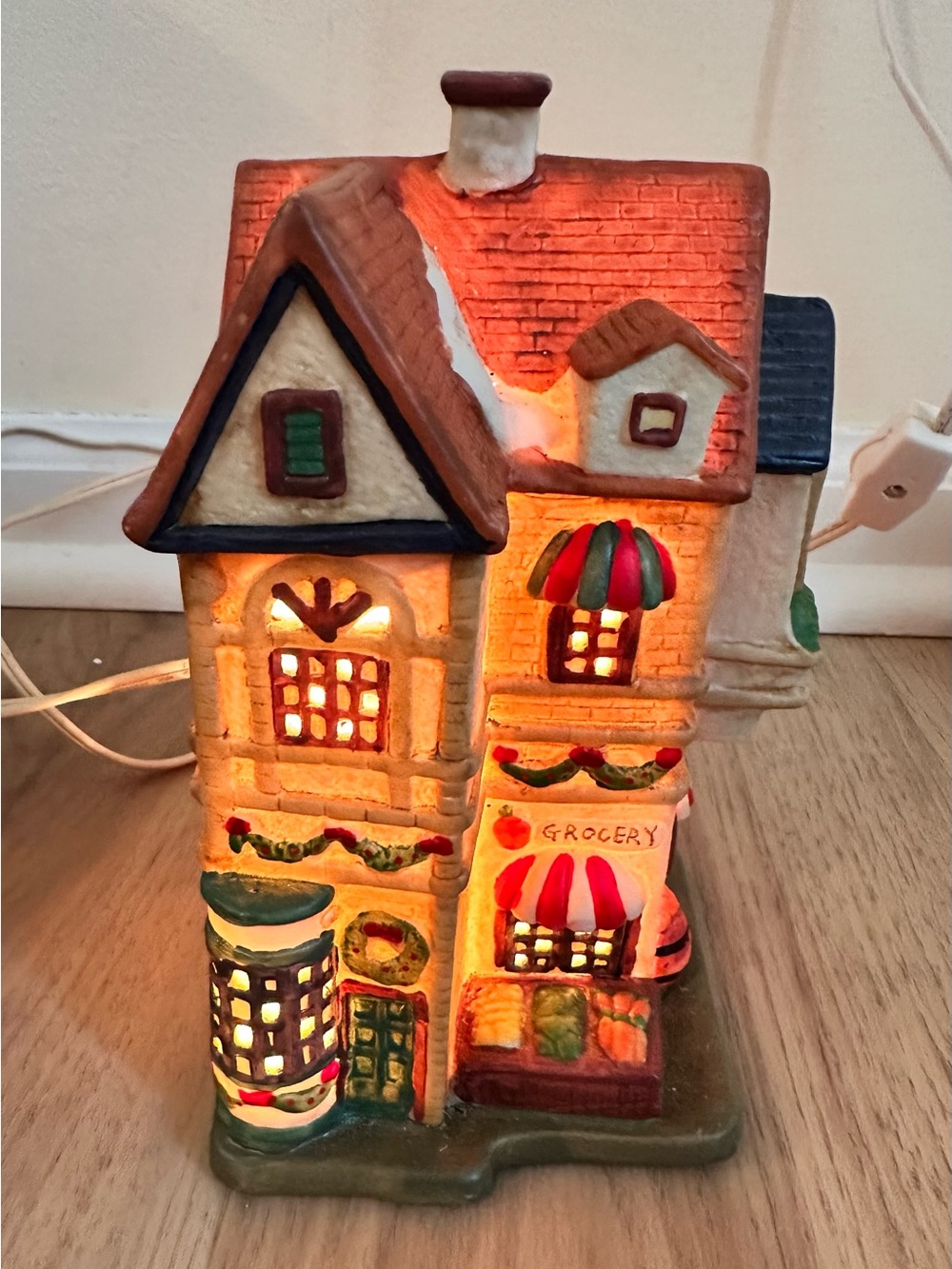 Dickens Collectables Towne Series Lighted Grocery Store Christmas Village